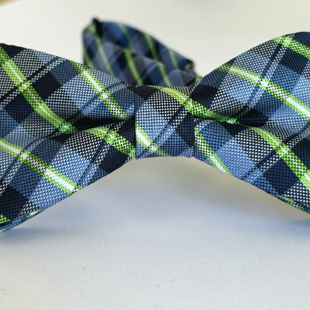 CHAPS Charlie Woven Plaid Adjustable Pre-tied Bow Tie Young Men’s Boys Accessory